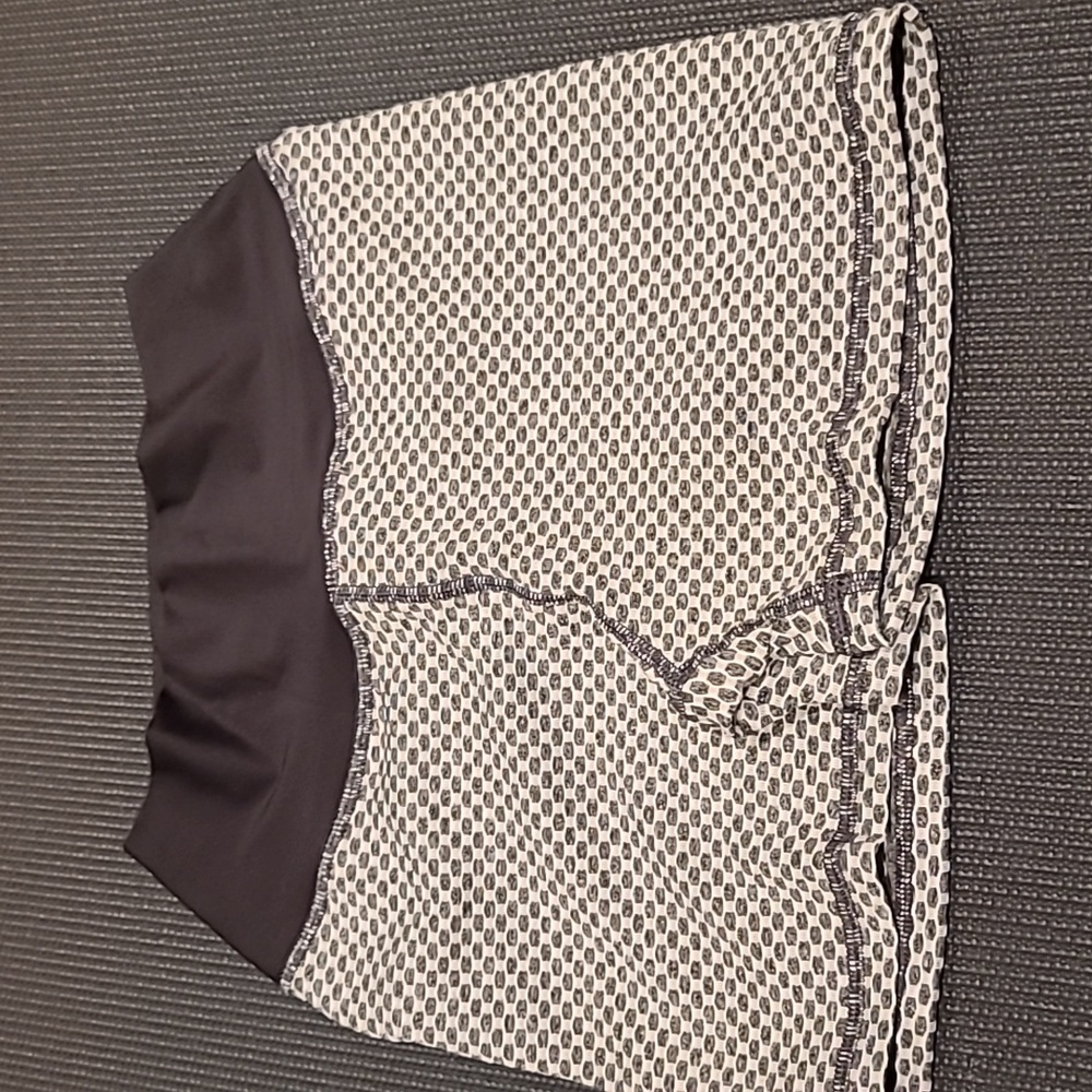 Grey short